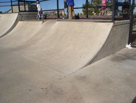 4' halfpipe with rollin